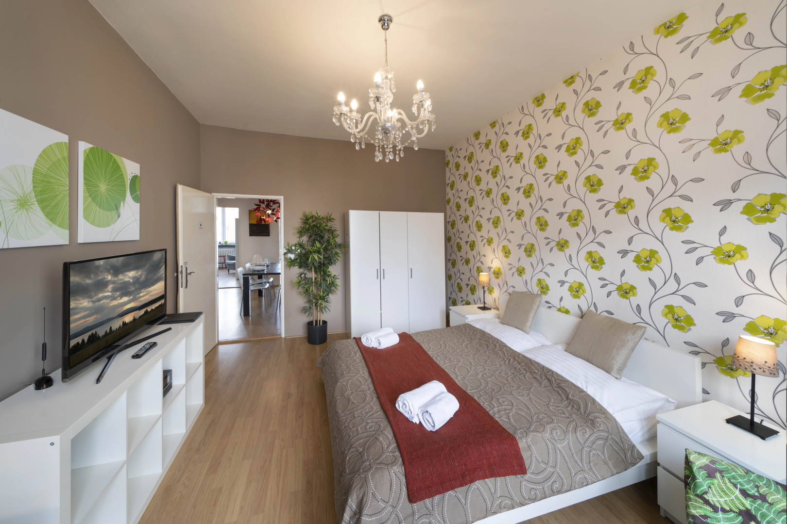 New Town - Apple Apartments