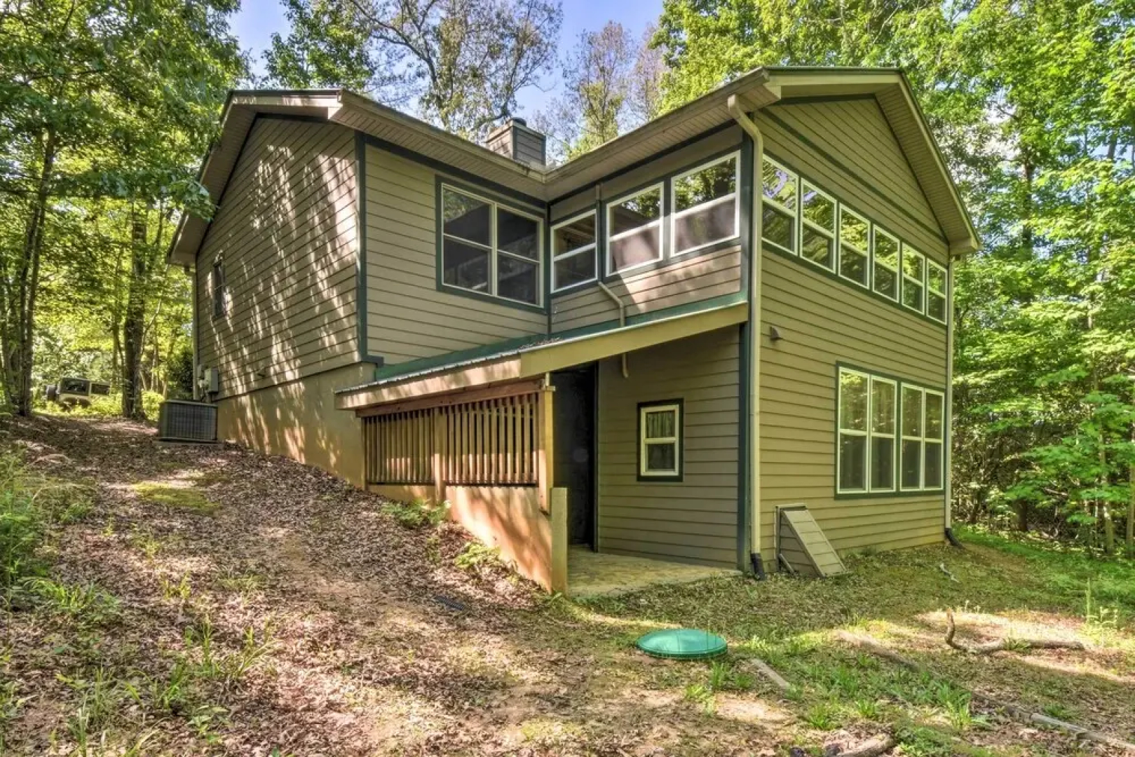 The Bear Paw at the Sautee Mountain Retreat