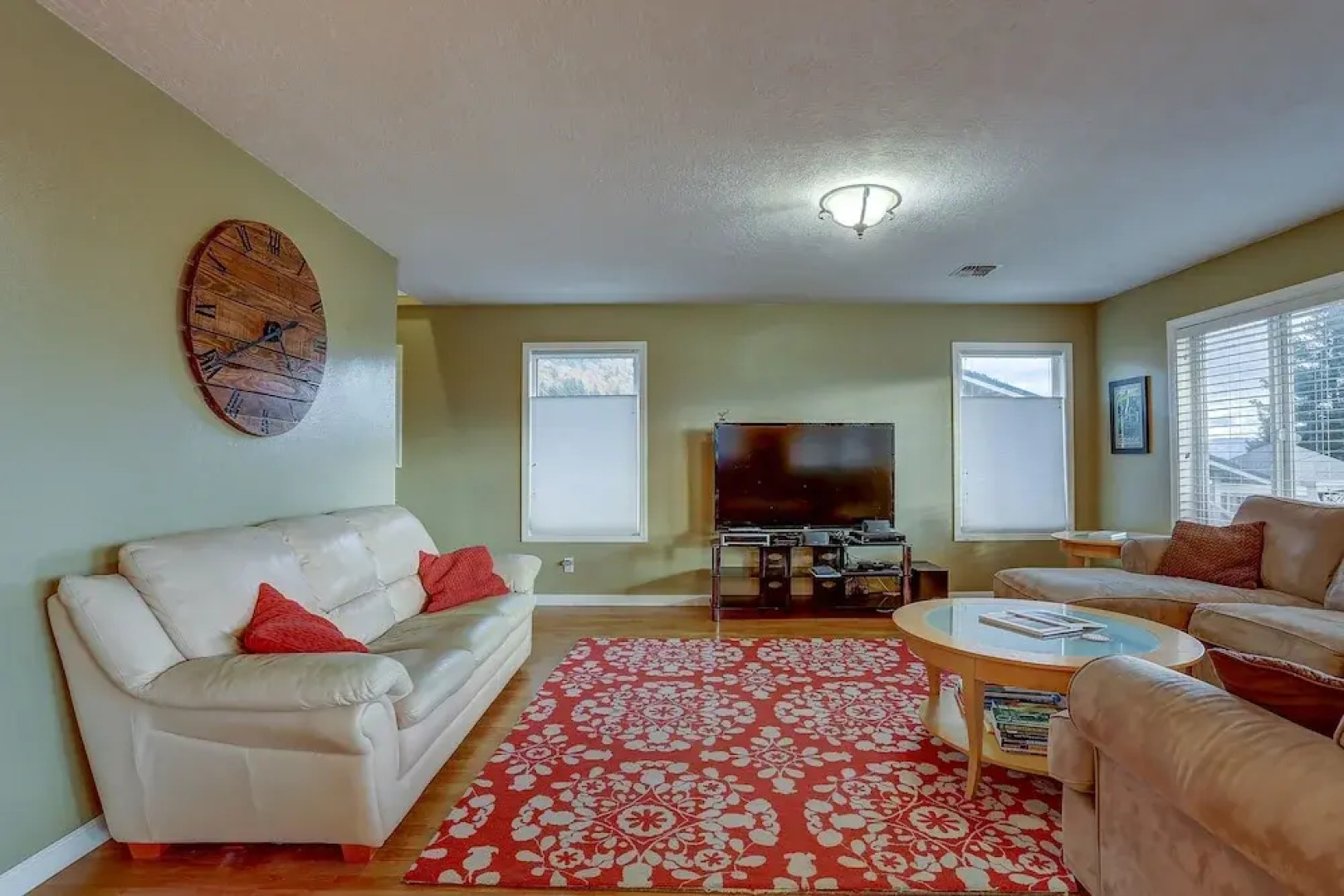 Northern Lights 3 Bedroom Home by RedAwning