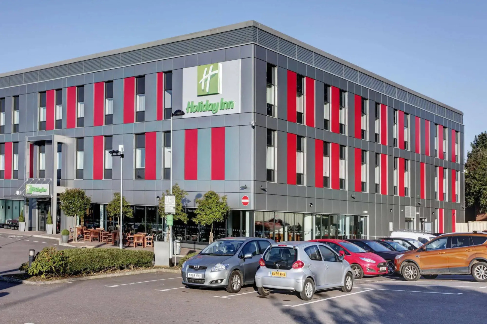 Holiday Inn London - Luton Airport by IHG