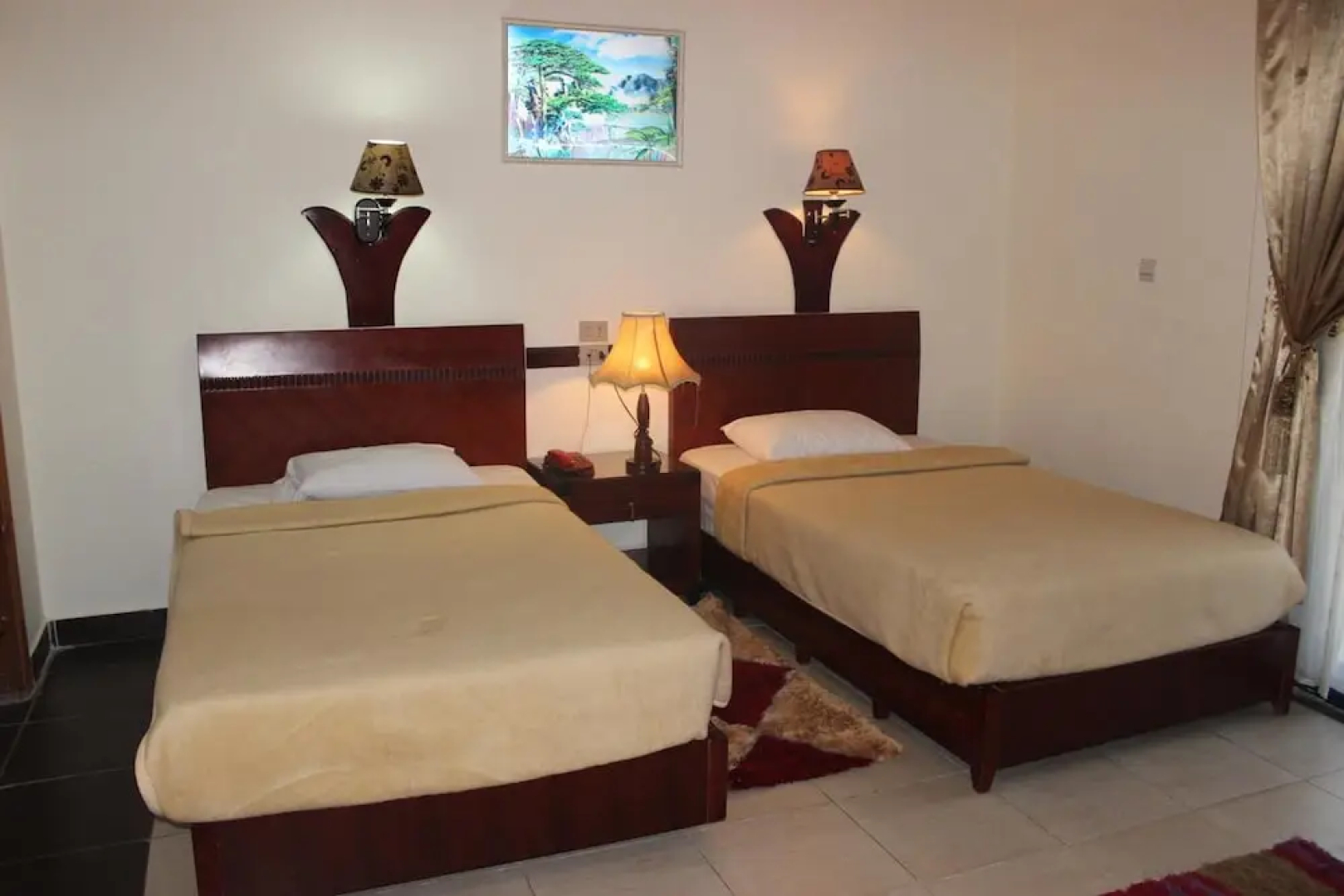 Green Desert Hotel