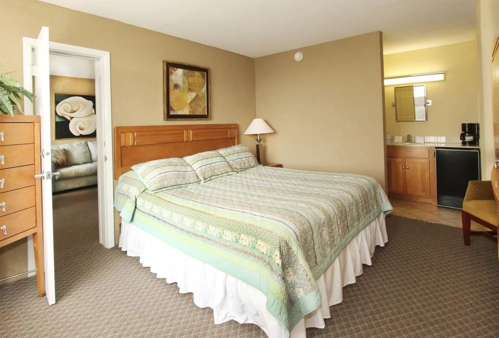 The Crusader Oceanfront Family Resort