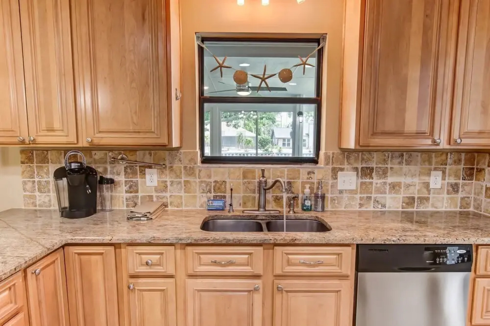 Pablo Waterfront - Private Dock & Salt Water Pool