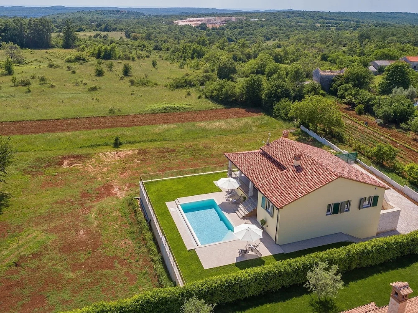 Modern House With Pool and Beautiful Landscaped Environment in a Quiet Location