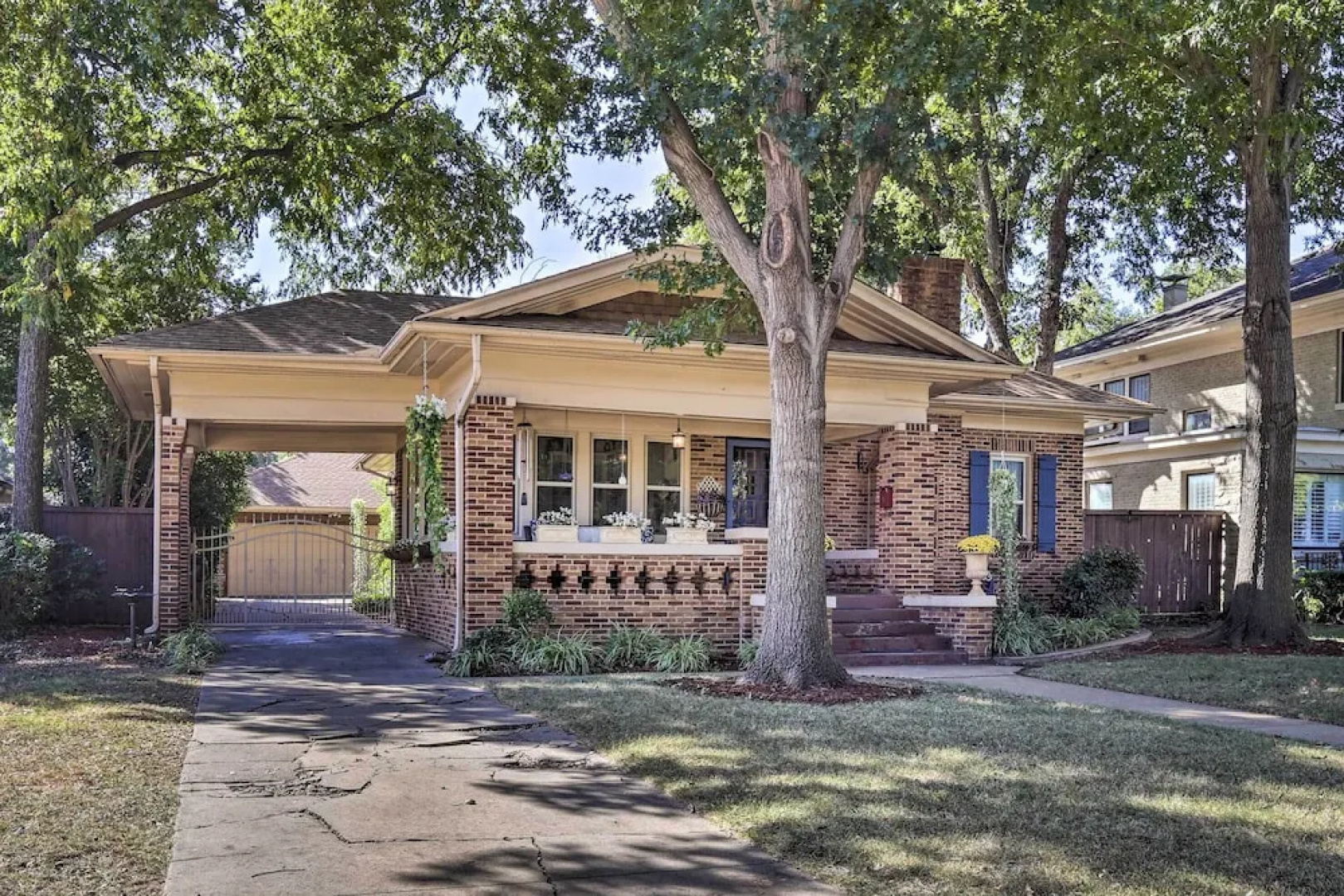 Walk to Midwestern State: Wichita Falls Cottage!