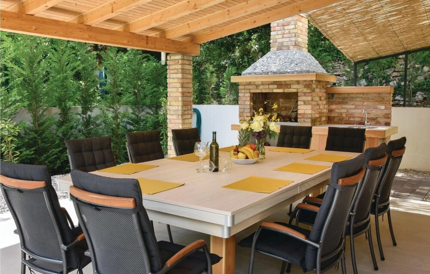 Amazing Home in Omis with Hot Tub, Sauna & WiFi