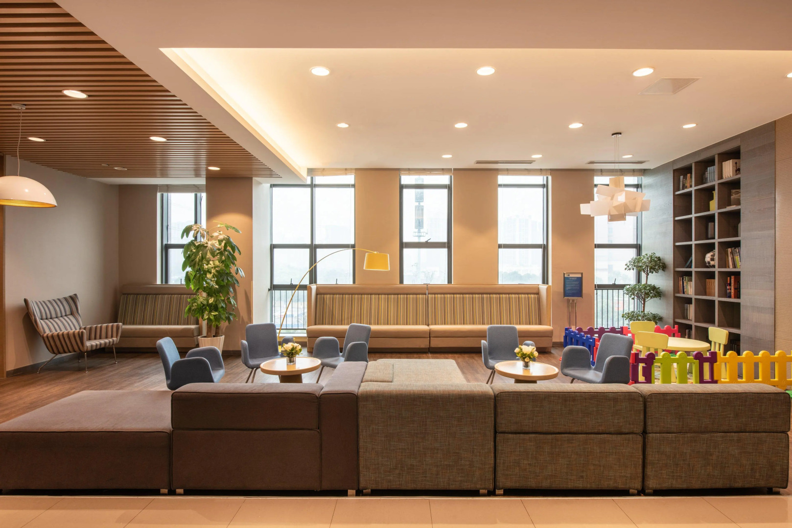 Holiday Inn Chongqing University Town