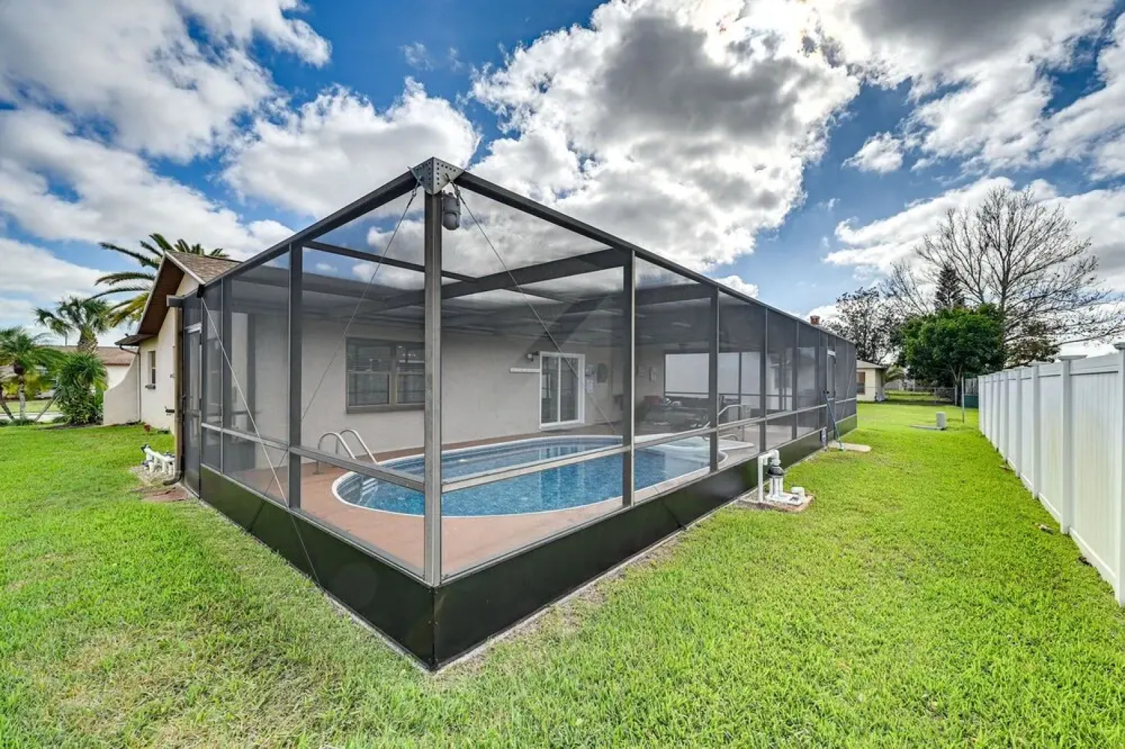 Port Richey Home w/ Pool, Near Beach Park!