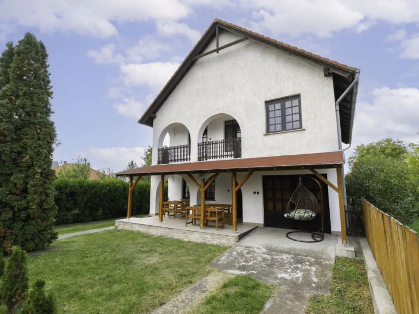 House Nimrod Balatonfenyves