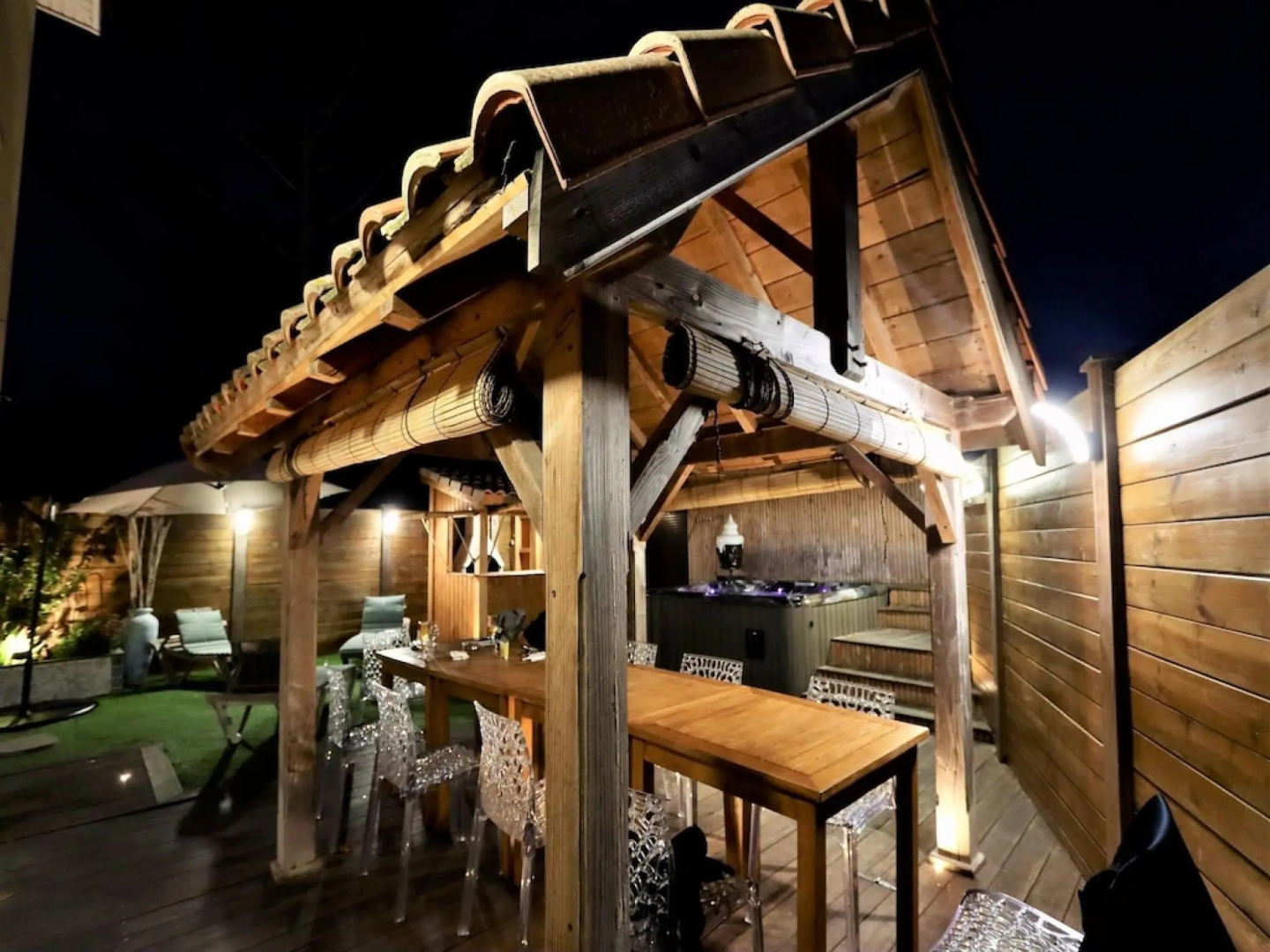 Inviting villa with hot tub in Lacanau 100m from the beach