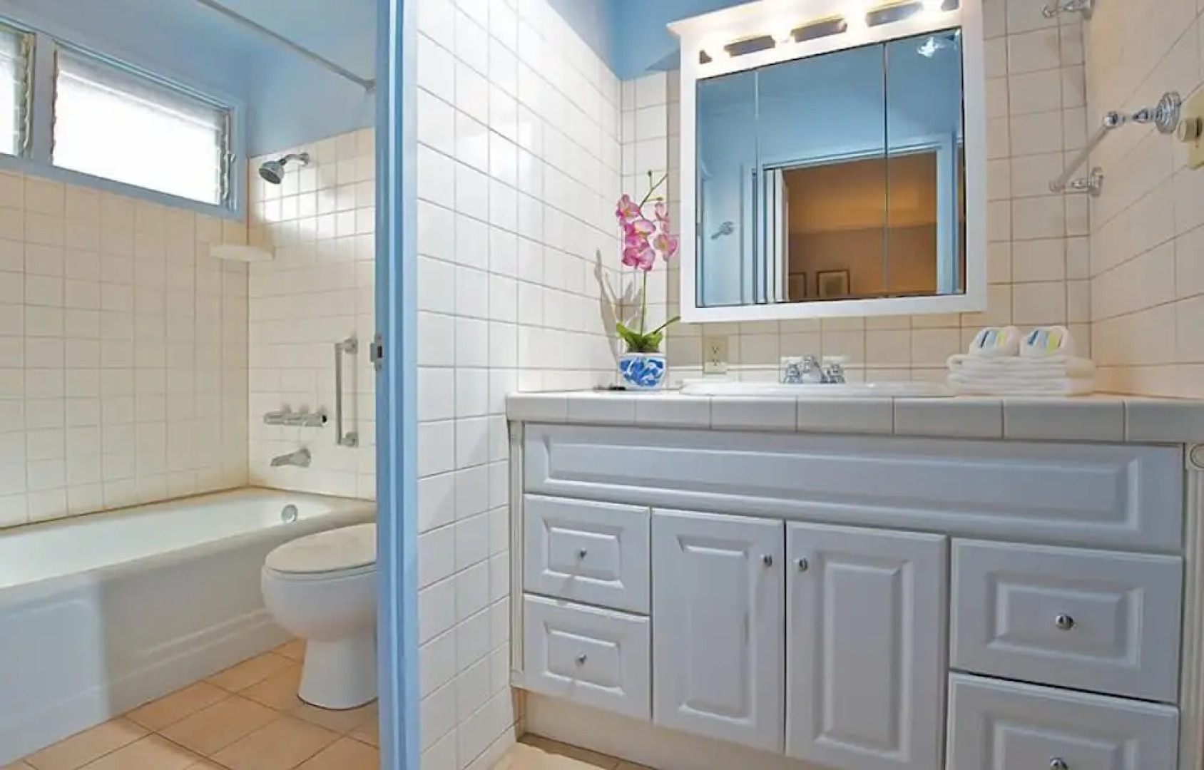 Maui Sands #6e 1 Bedroom Condo by RedAwning