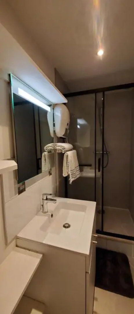 Superbe studio en bord du lac