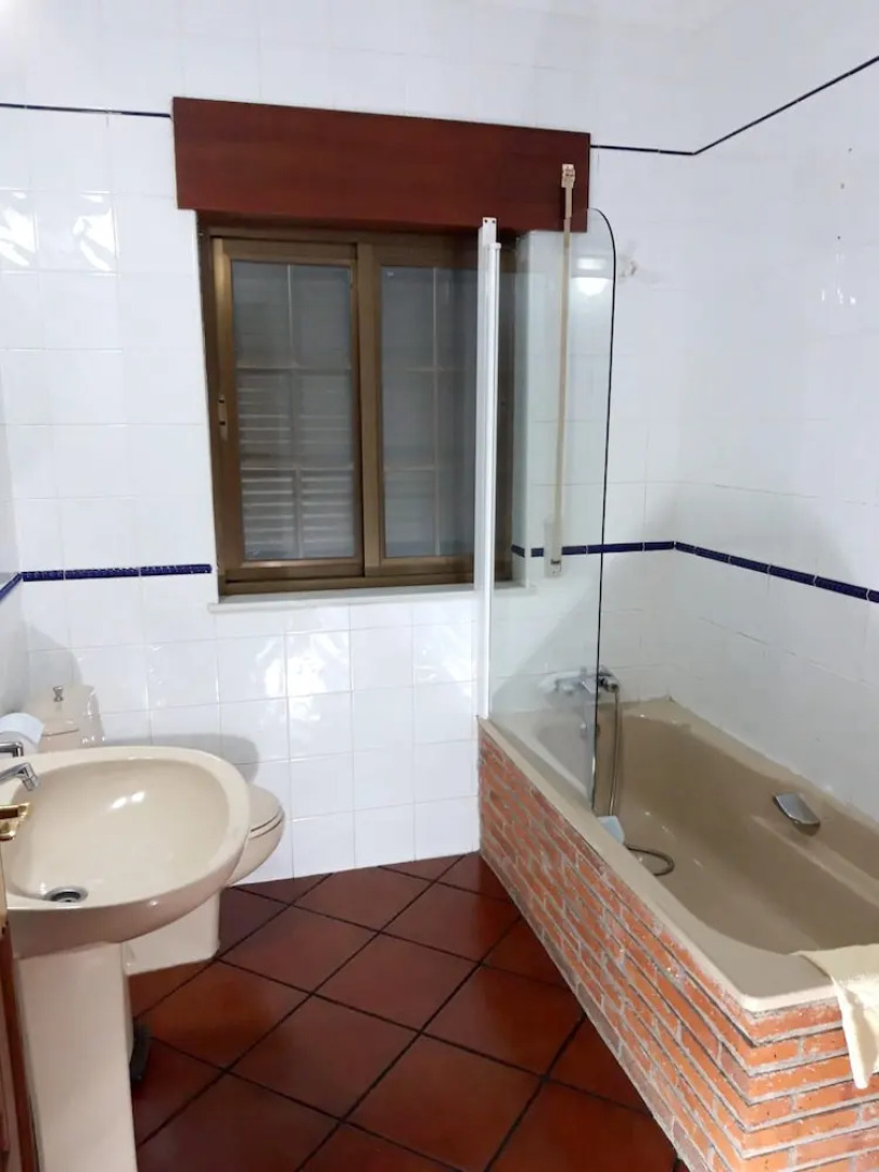 House With 6 Bedrooms in Ivanrey, With Wonderful Mountain View and Enclosed Garden