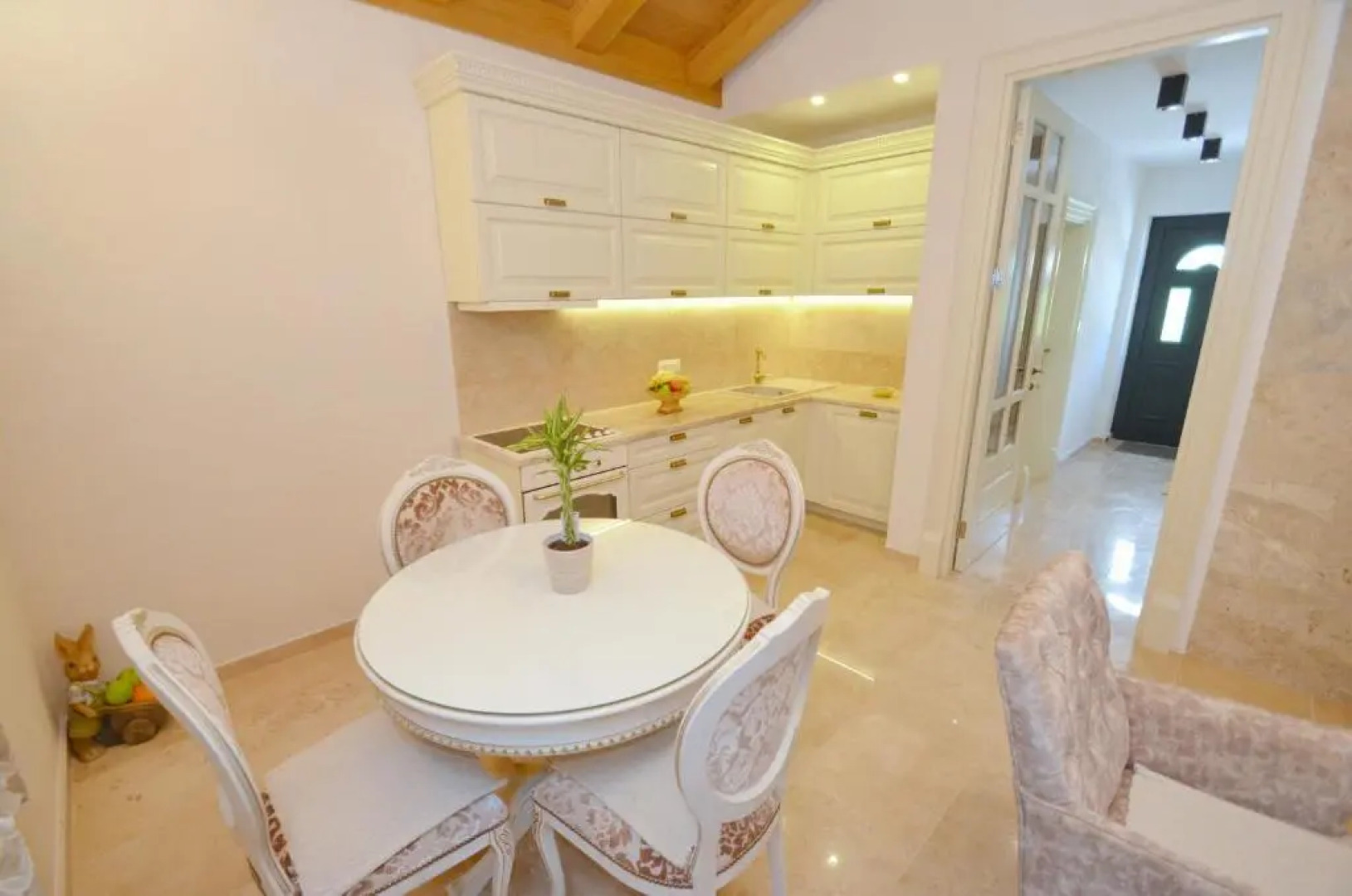 Leut Stone Residence