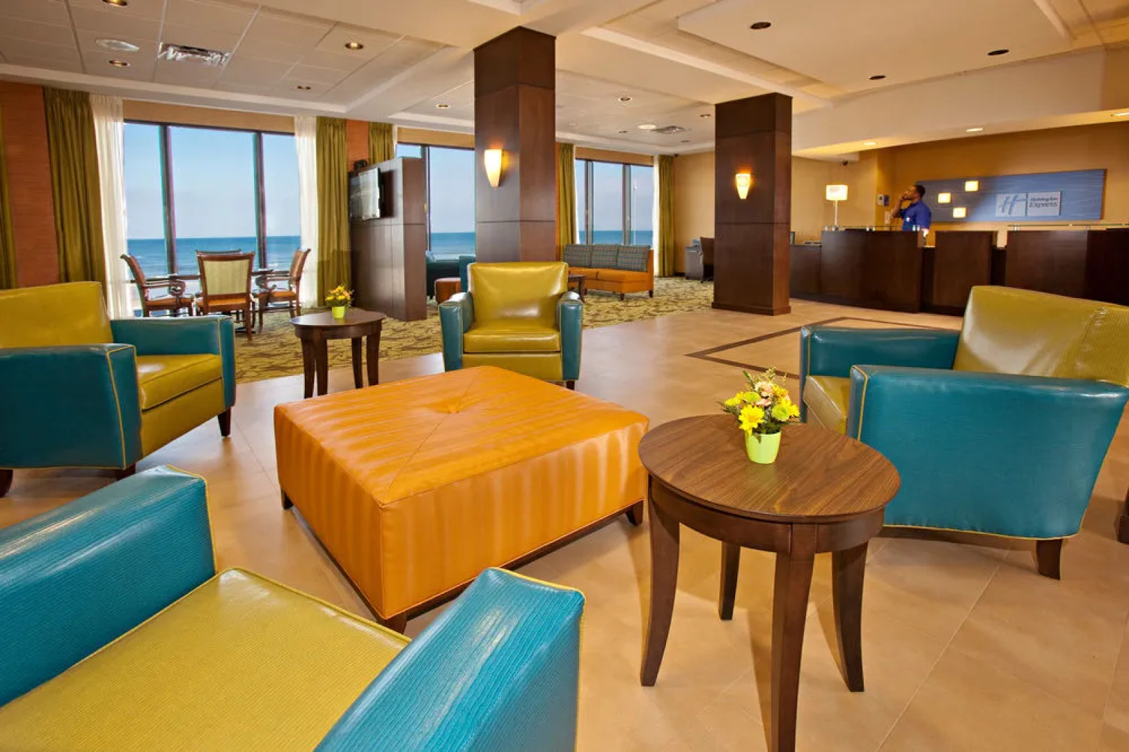 Holiday Inn Express Hotel & Suites Oceanfront Daytona Beach Shor