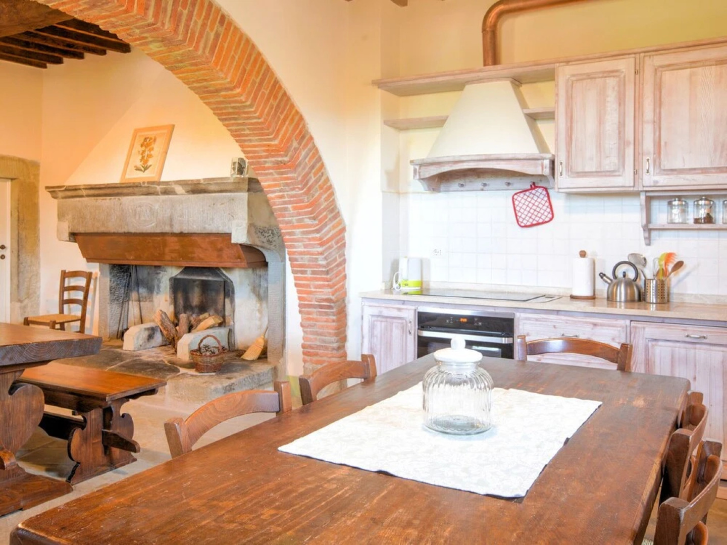 Spacious Holiday Home with Swimming Pool in Anghiari