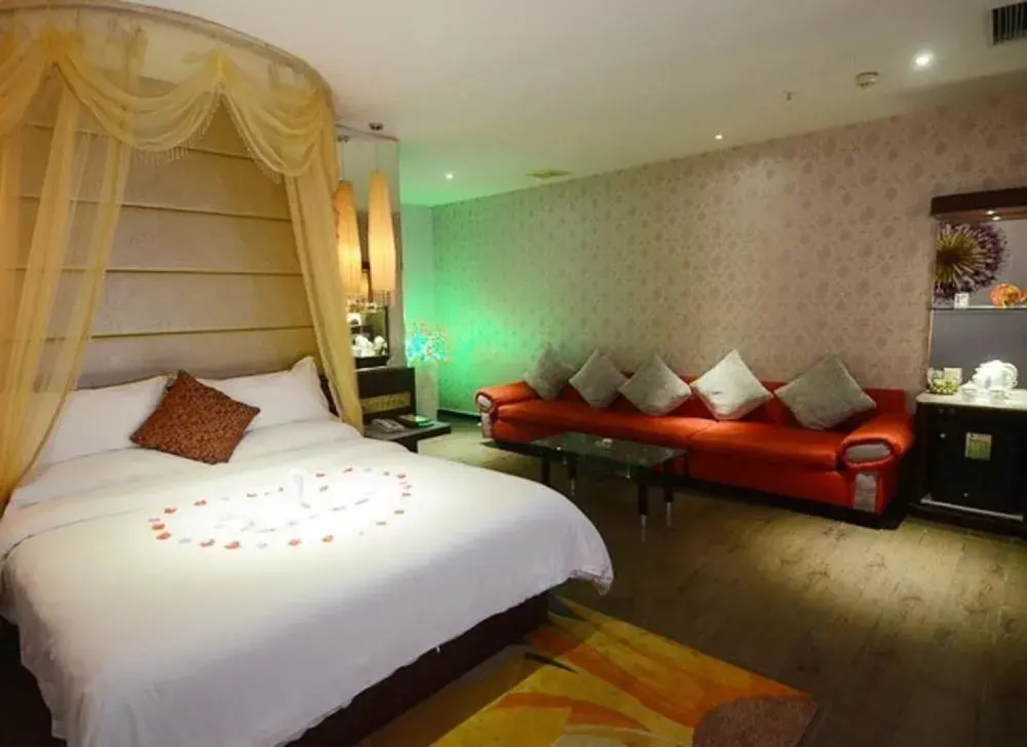 Haikou Holiday Plaza Business Hotel