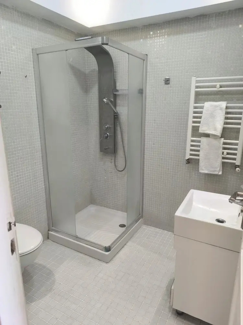 Stylish villa avec parking et piscine