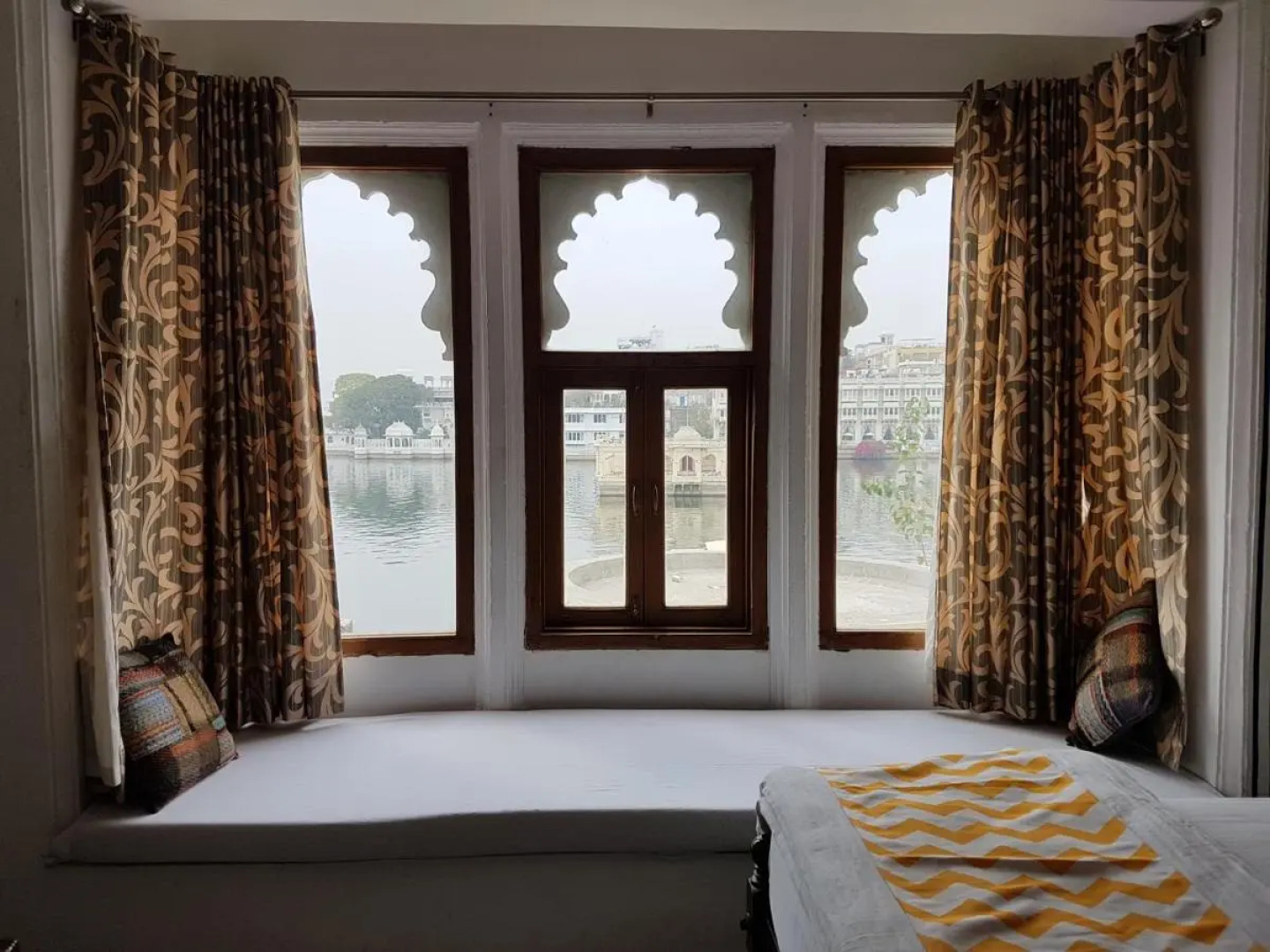 Hotal Devraj Niwas on Lake Pichola Udaipur
