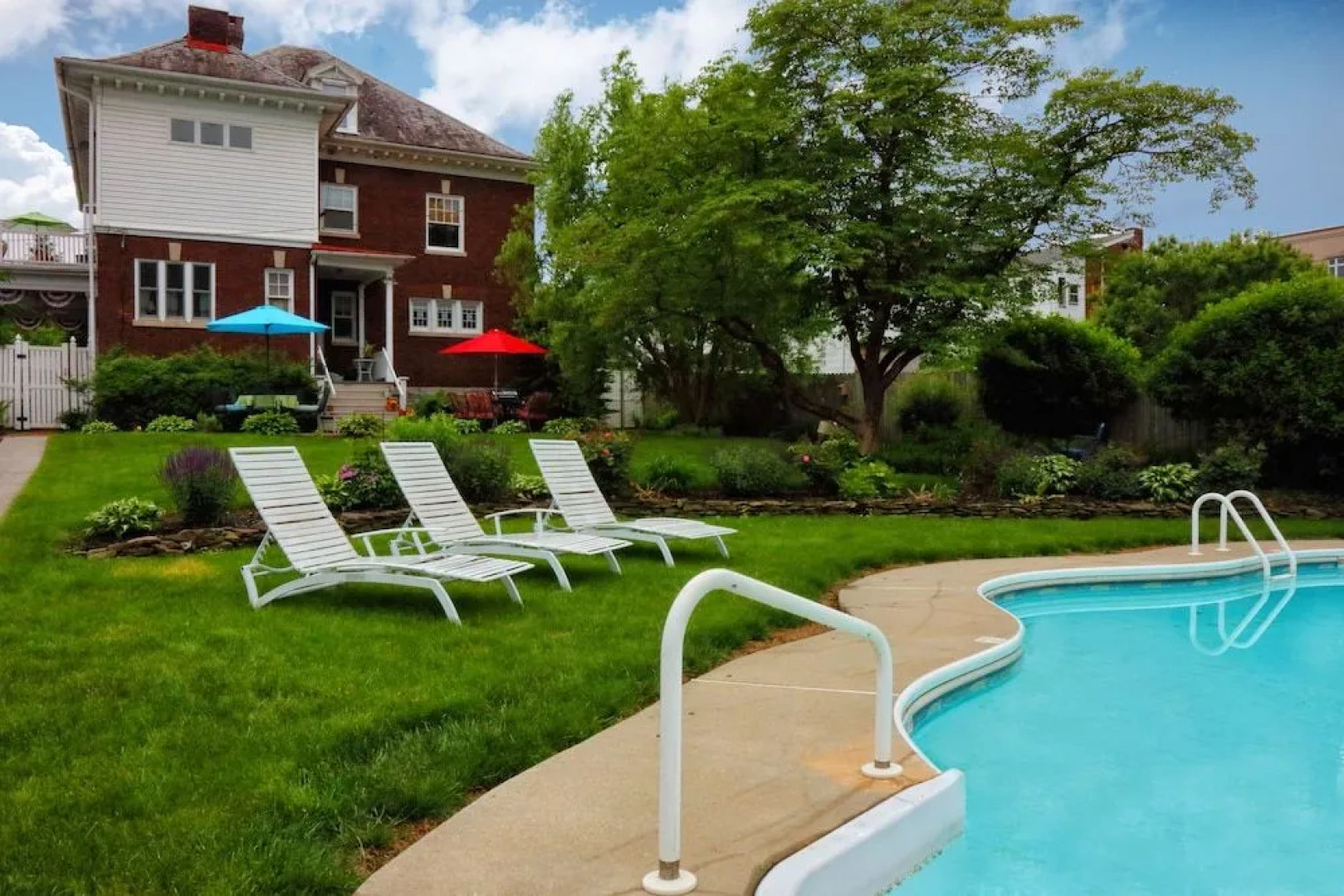 Olde Square Inn Bed and Breakfast