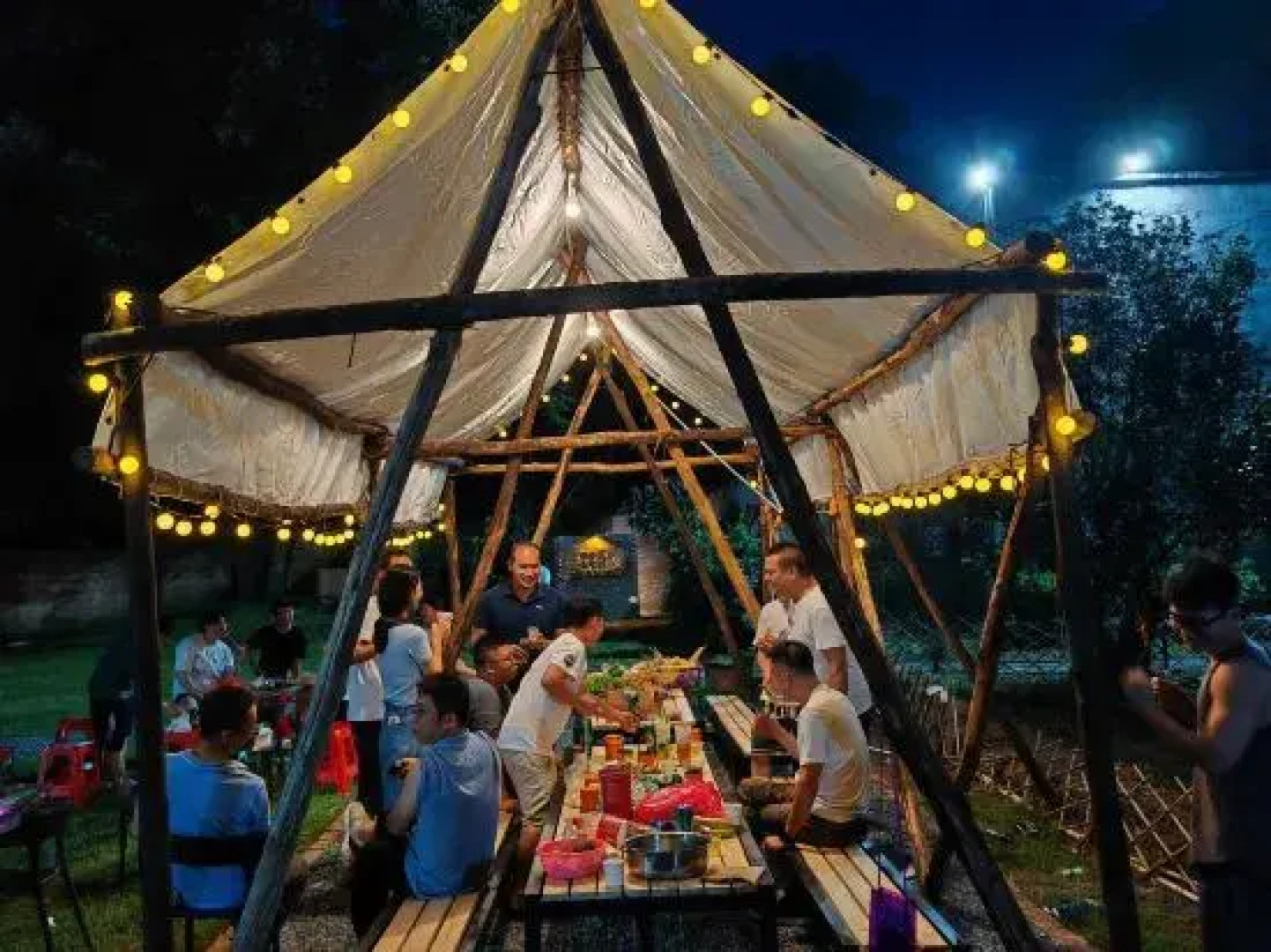 Yingxi Peak Forest Corridor Cuiying Residence