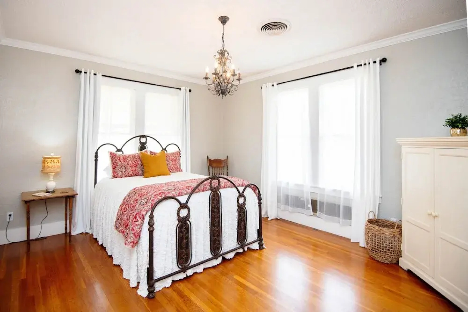 Blue Haus Hot Tub-fire Pit-game Room Walk to Main