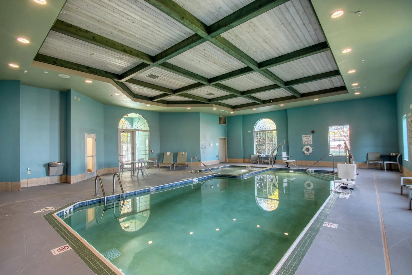 Holiday Inn Express Hotel & Suites Oshkosh by IHG