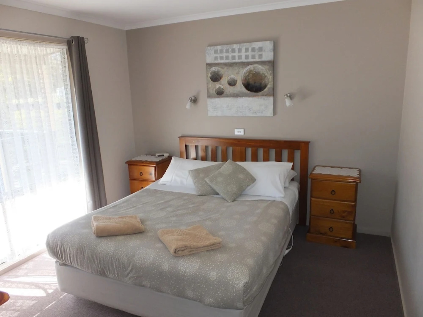 Lakes Entrance Country Cottages