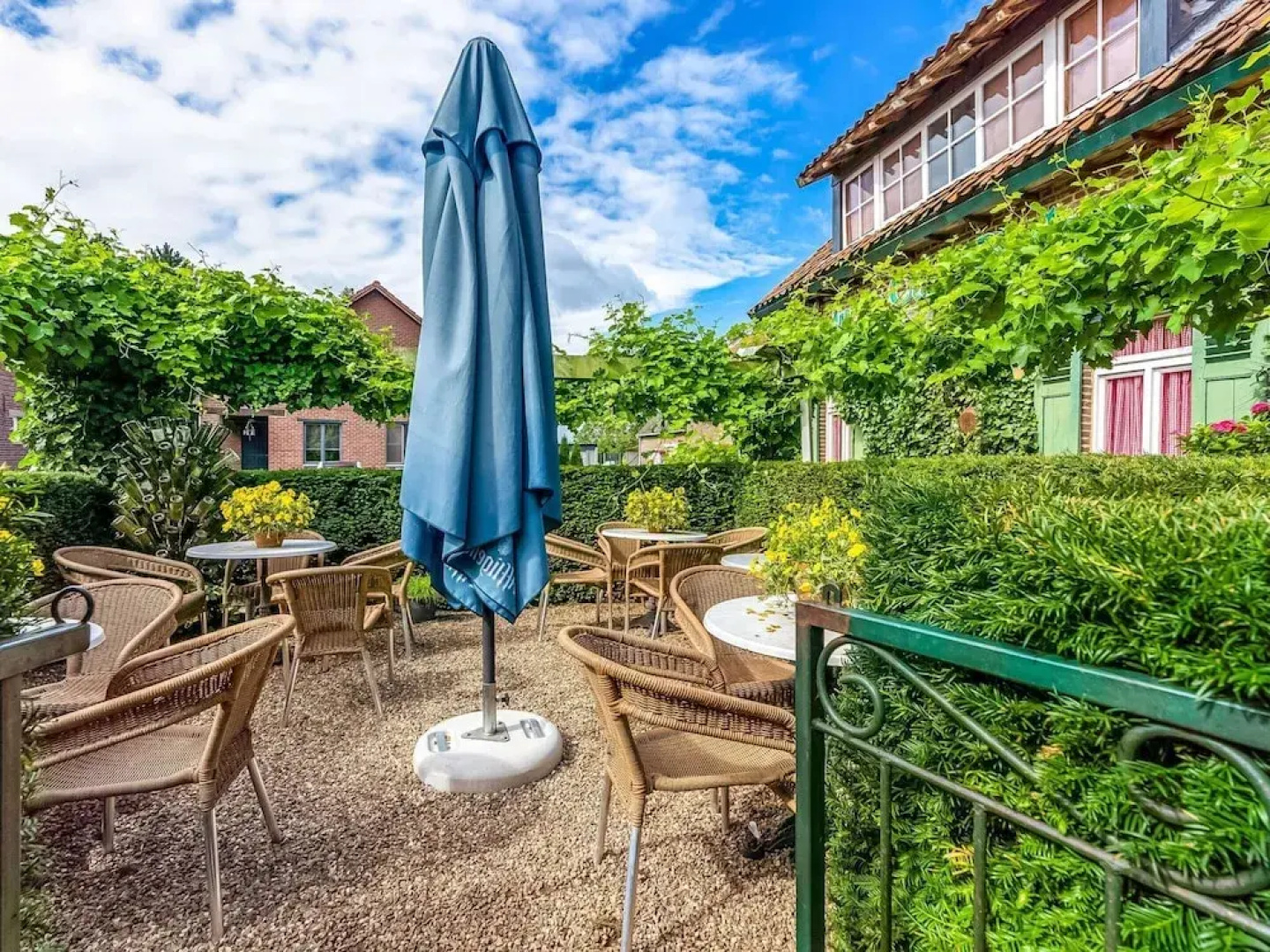 Oud-rekem Heritage Hideaway