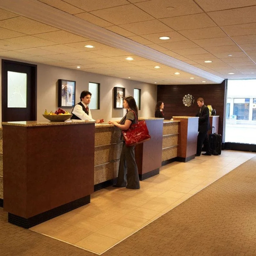 Place Louis Riel Suite Hotel