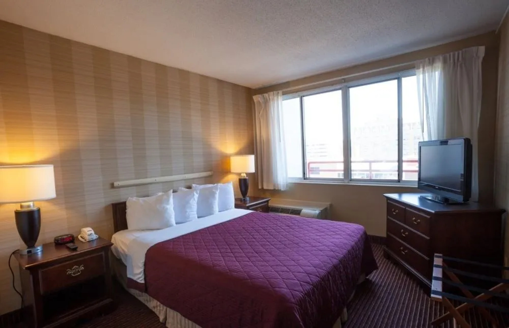 Garfield Suites Hotel