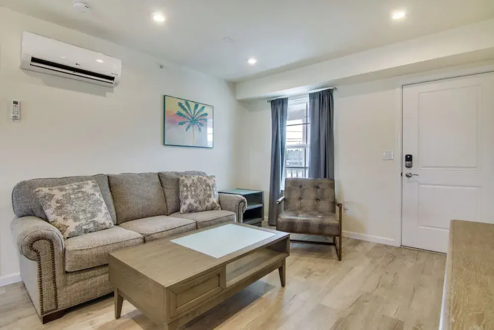 Community Pool Access: Rehoboth Beach Unit!