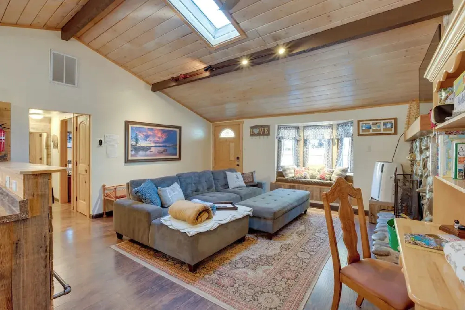 Tahoe Home 3 Mi to Heavenly Mountain Resort!