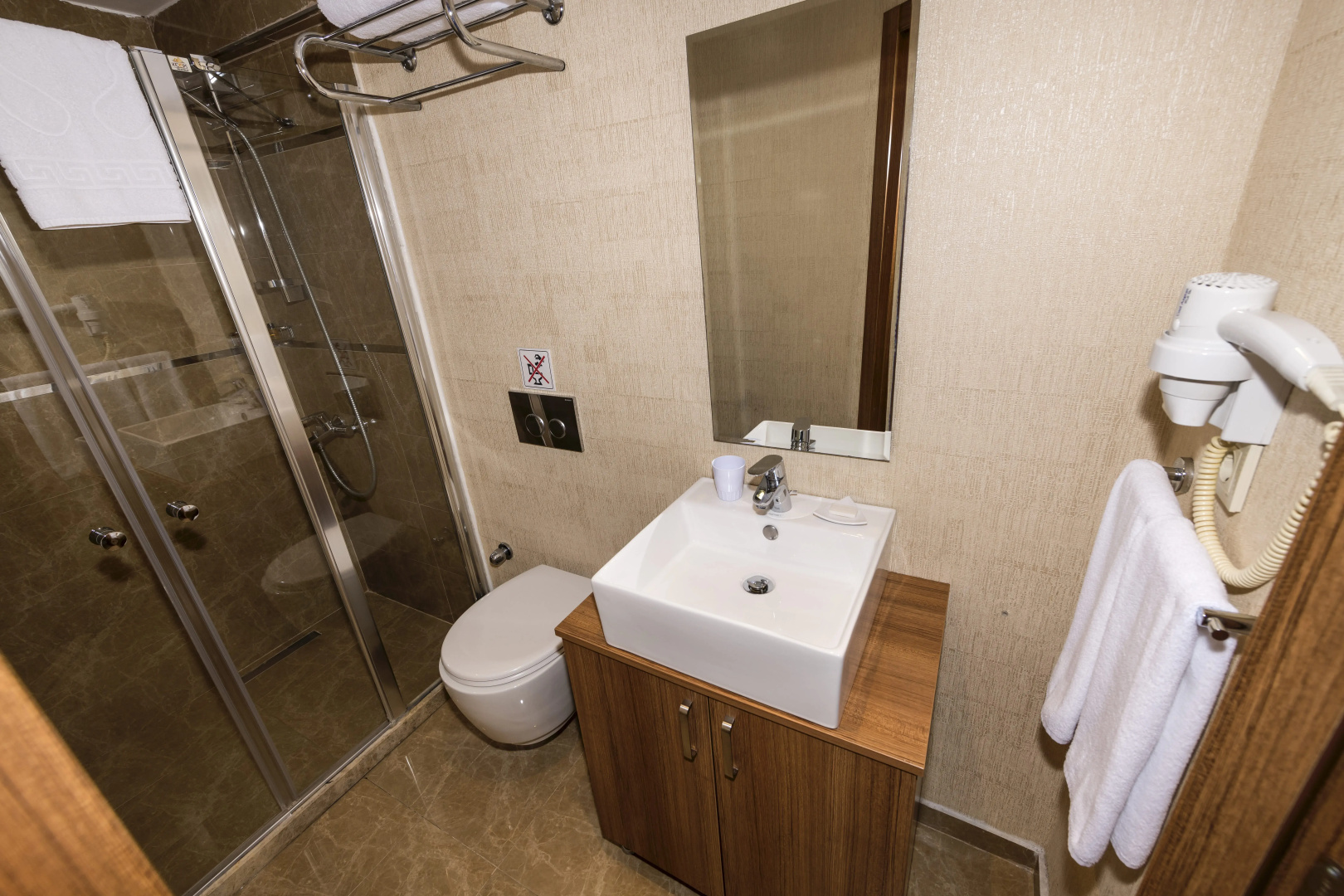 BGuest Hotel & Residence