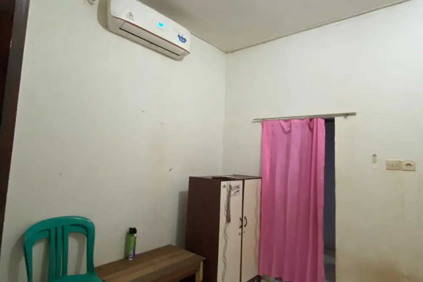 OYO Life 93259 Kos Kurnia