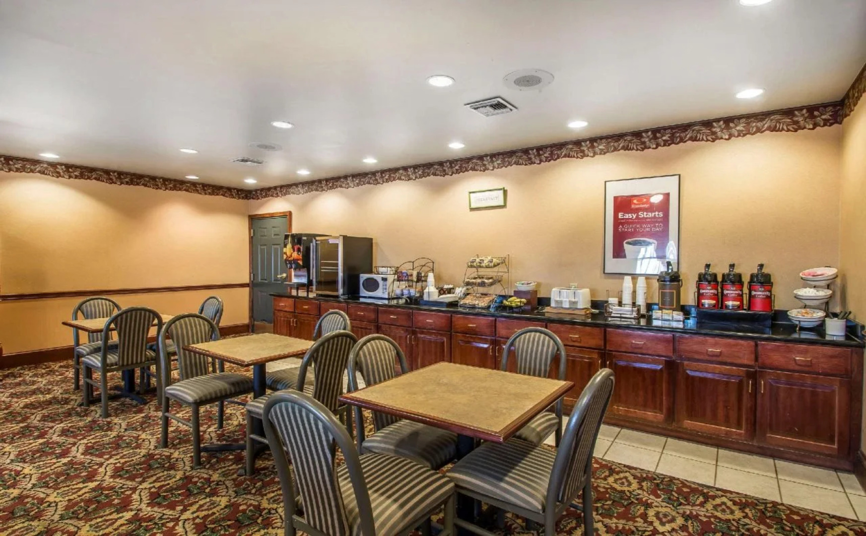 Econo Lodge Inn and Suites