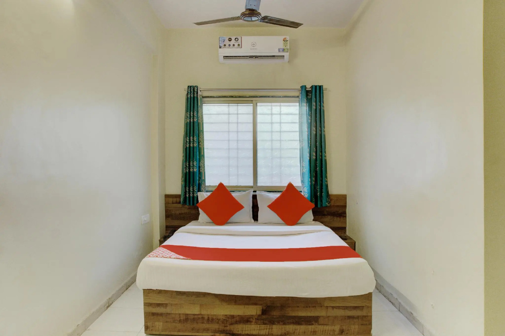 OYO 17342 Aditya Service Apartment