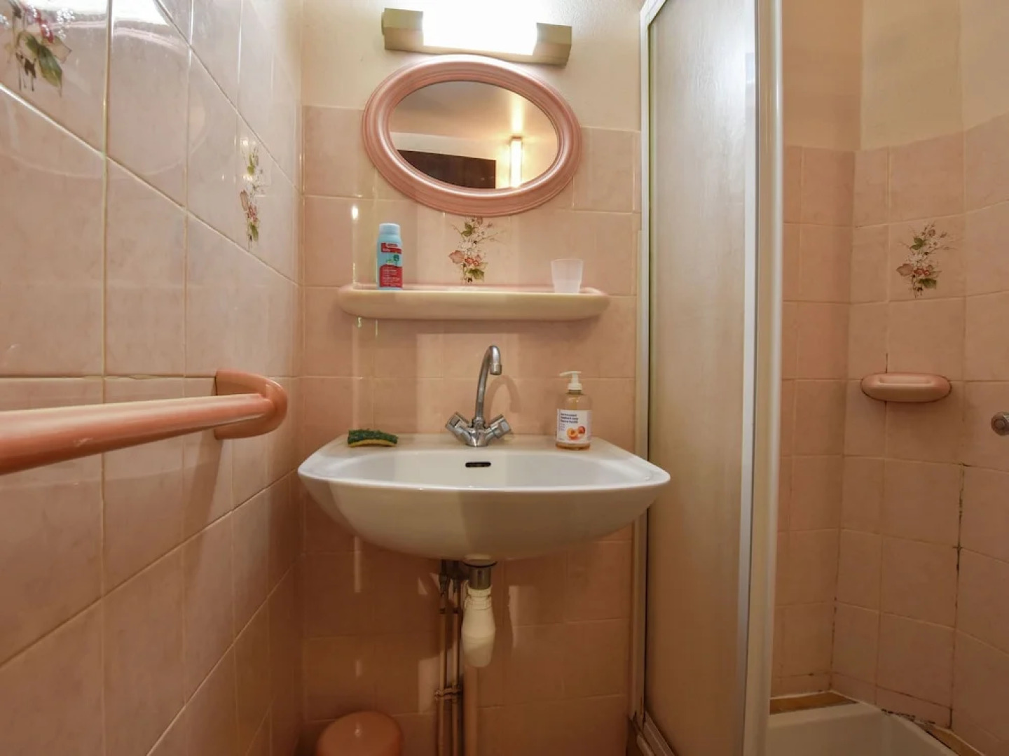 Romantic Holiday Home in Dégagnac With Large Garden in Historical Surroundings