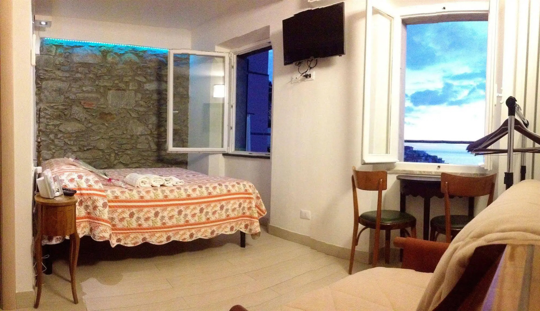 Giovanni Rooms Manarola