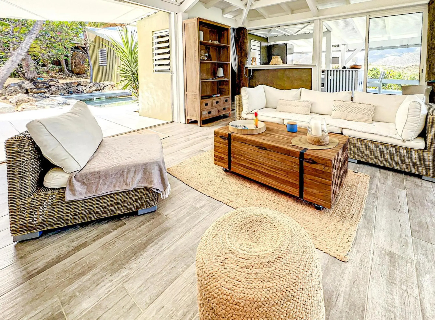 Villa Cazou, sea view, private pool, Wifi 100Mbps