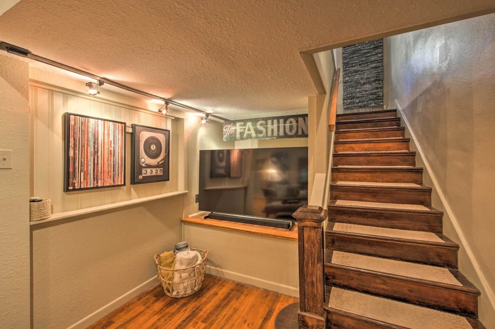 Updated Apartment in Historic Dtwn Marshall!