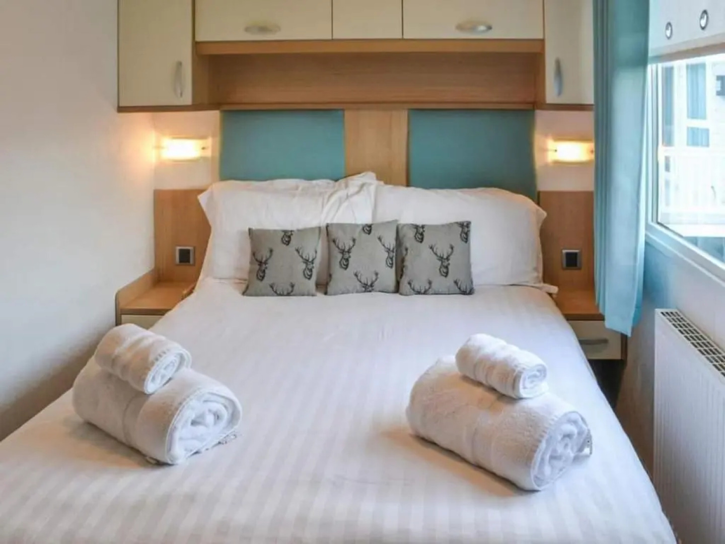 Apple Tree Lodge, Hot Tub, 3 Bedroom, 2 Bars