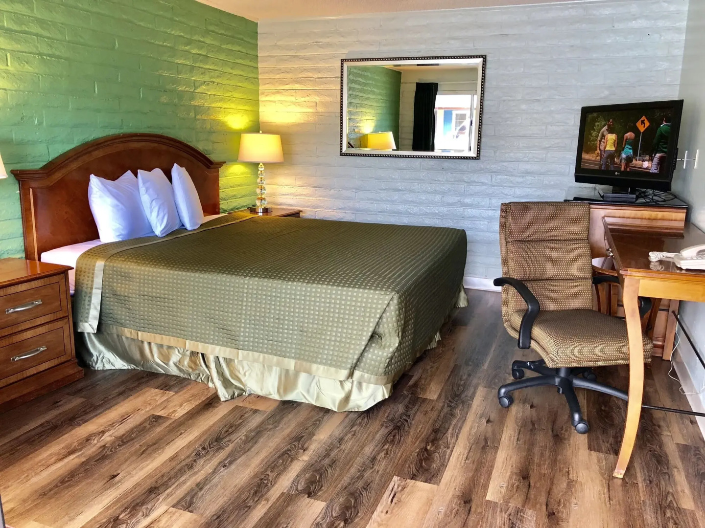 Hitching Post Studios Inn