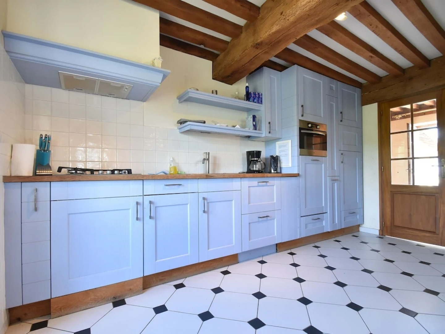 Vintage Farmhouse in Vinzelles with Pool