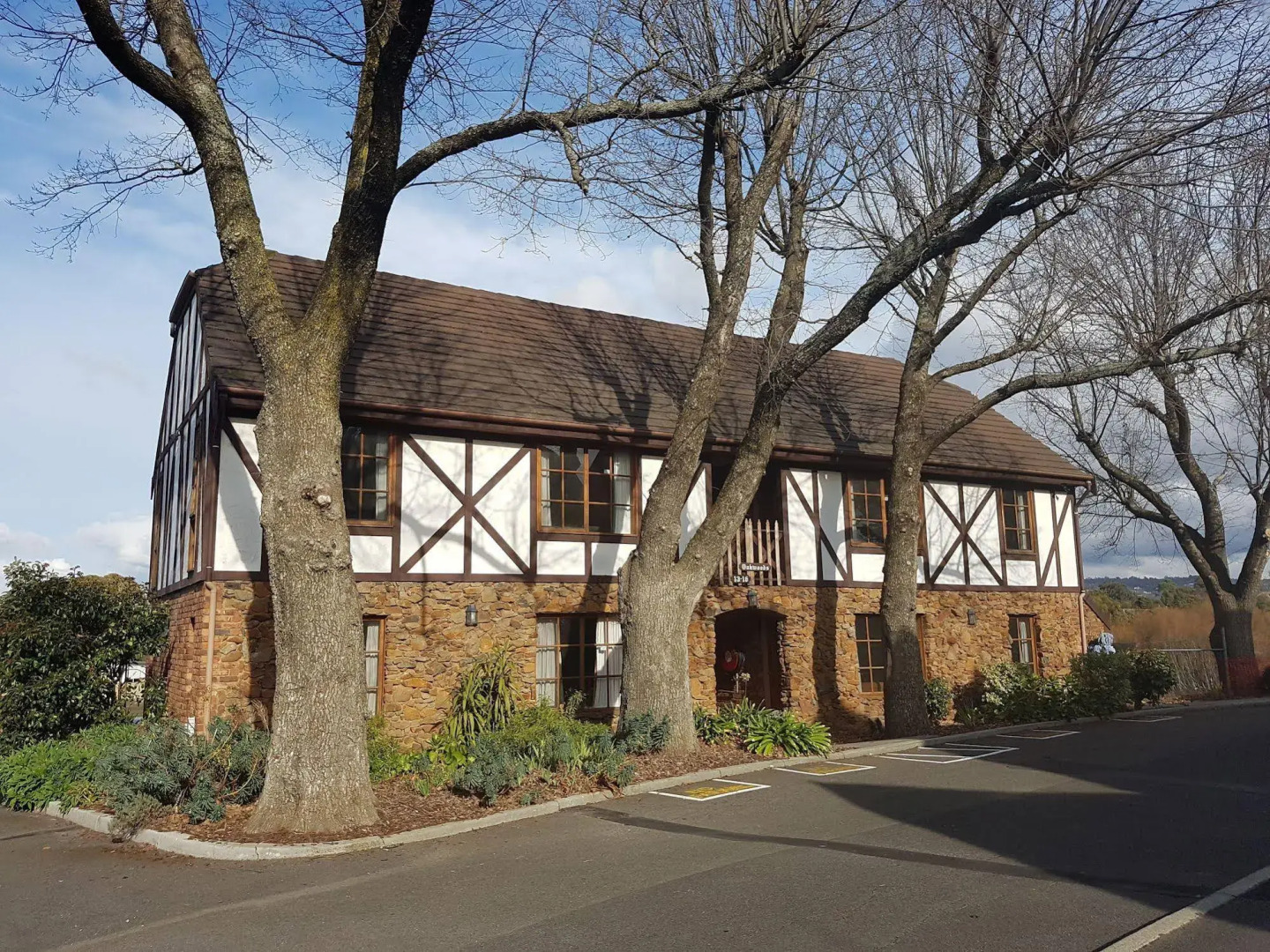 Alanvale Apartments & Motor Inn