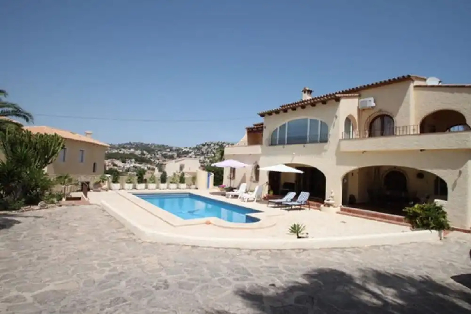 Beaulieu - holiday home with private swimming pool in Moraira
