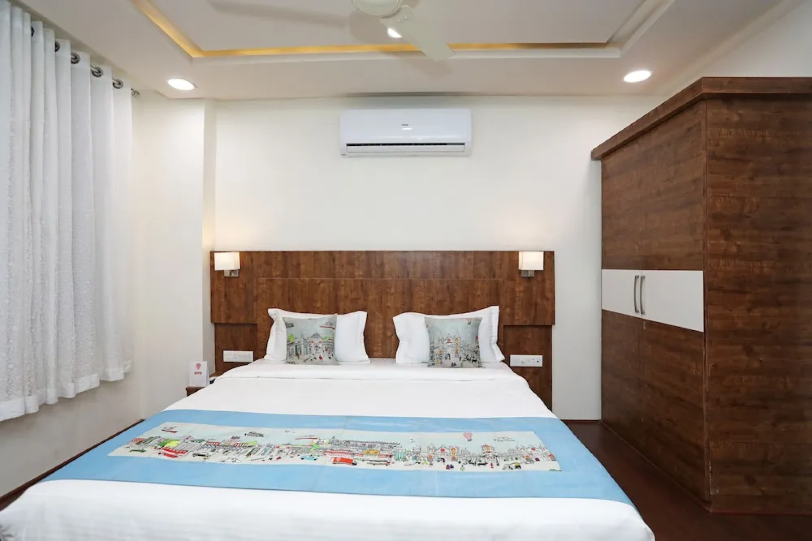 OYO 11517 Hotel Eleven 43