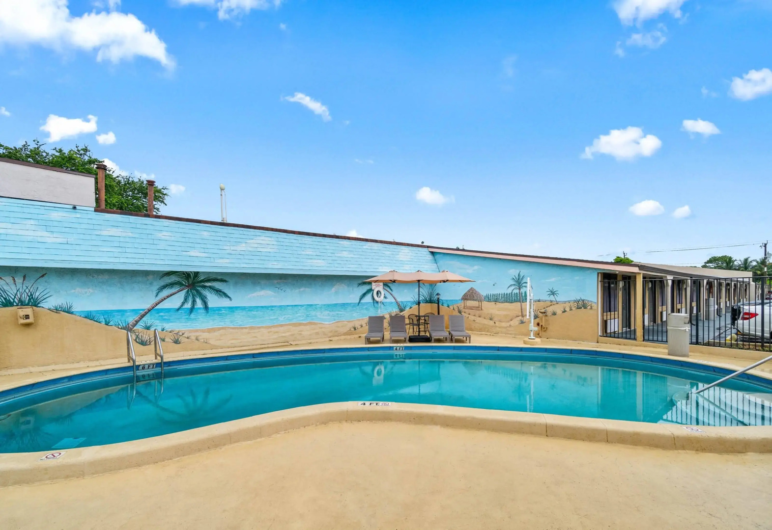 Super 8 by Wyndham Lantana West Palm Beach