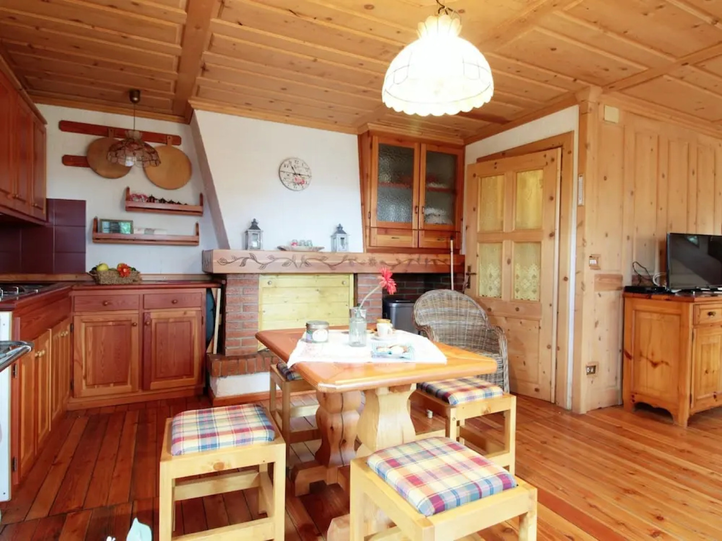 Belvilla by OYO Hilltop Chalet in Lamon With Views