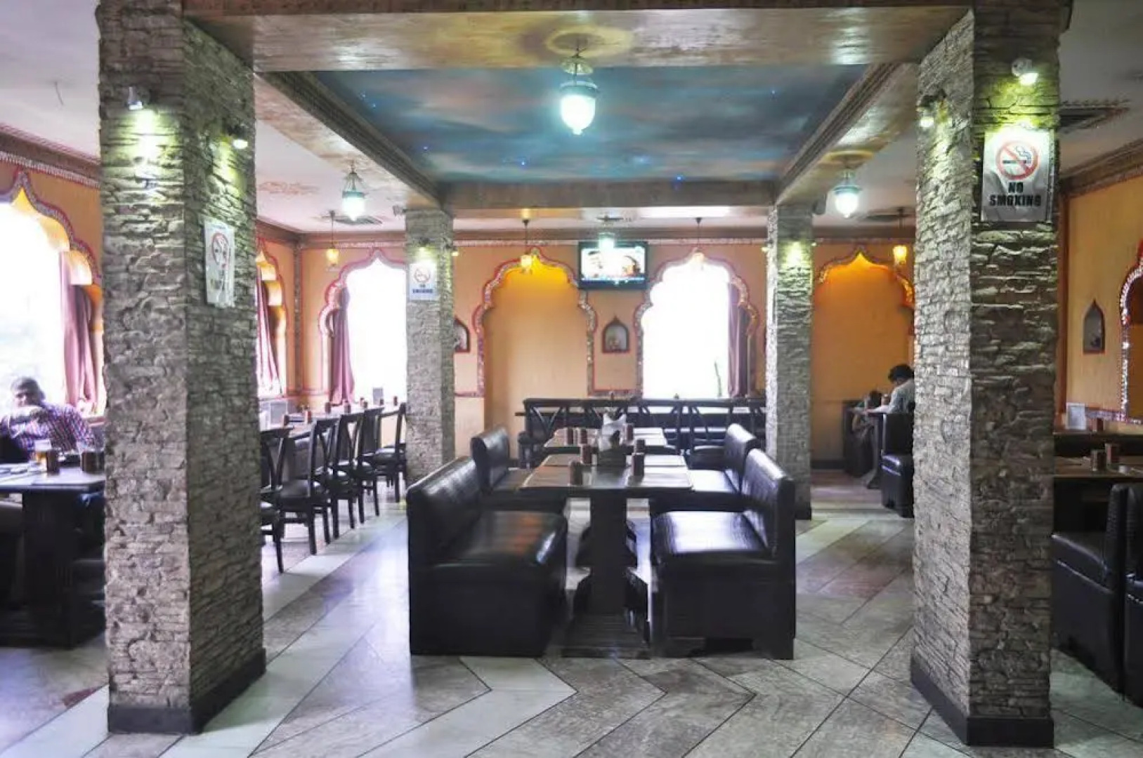 OYO Premium Old Gurgaon